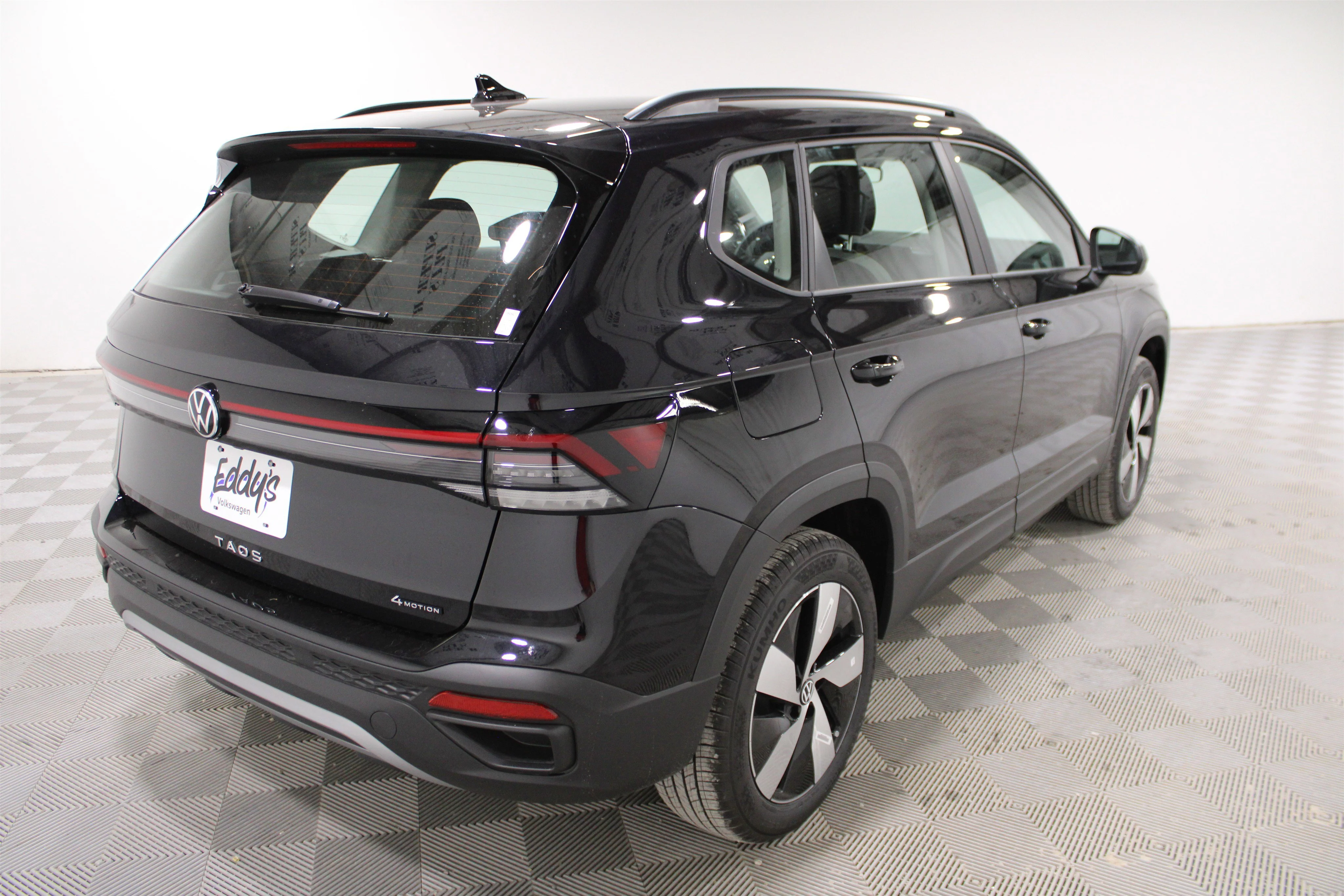 2025 Volkswagen Taos S - Photo 25