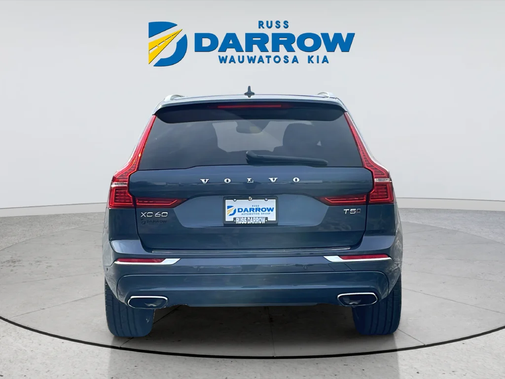 Used 2021 Blue Volvo T5 Inscription image 4