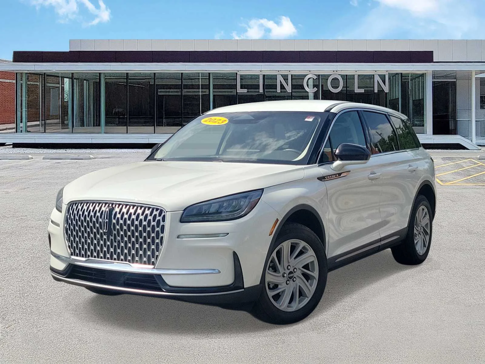 Used 2023 White Lincoln Standard image 1