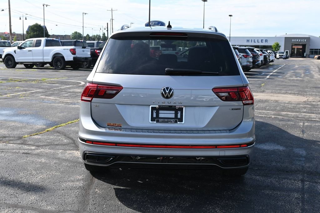 Certified Used 2022 Pyrite Silver Metallic Volkswagen 2.0T SE R-Line Black image 10