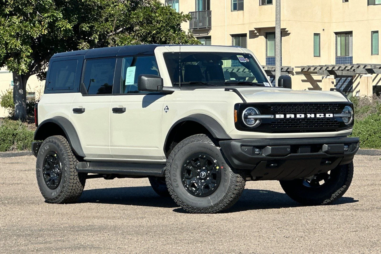 2026 Ford Bronco Outer Banks 4x4's photo