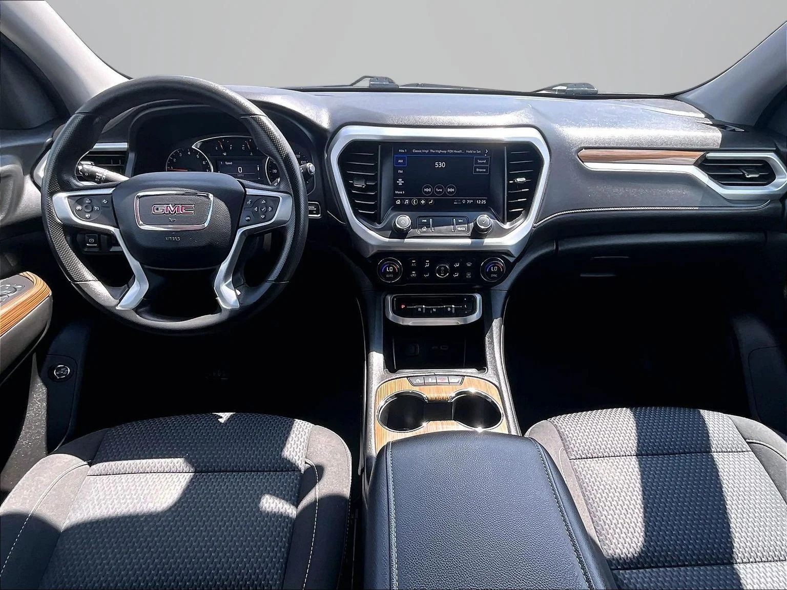 Used 2022 Black GMC SLE image 17
