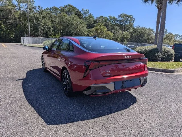 Used 2025 Runway Red Kia EX image 5