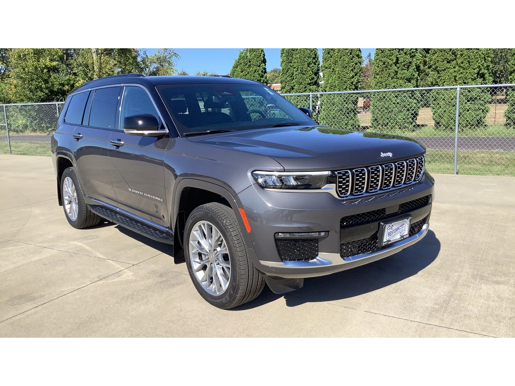 Used 2025 Metallic Jeep Summit image 29