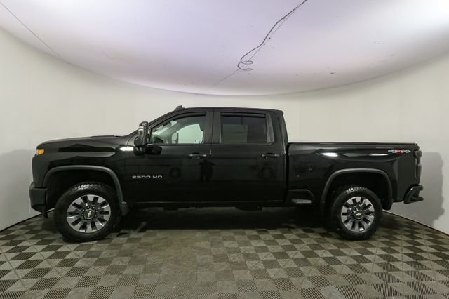 Used 2022 Black Chevrolet Custom image 6
