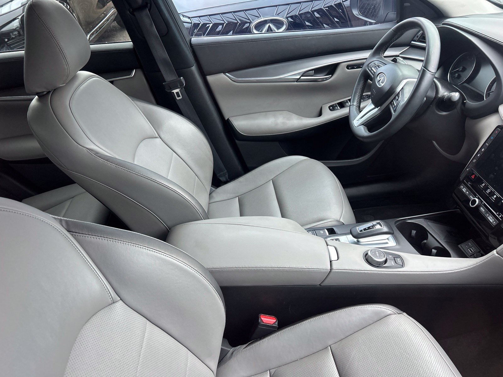 Used 2023 Gray INFINITI LUXE image 12