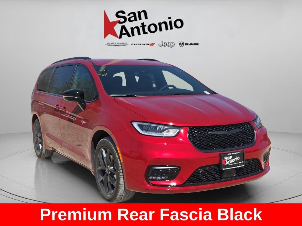 New 2026 Red Hot Pearl-Coat Exterior Paint Chrysler Select image 5