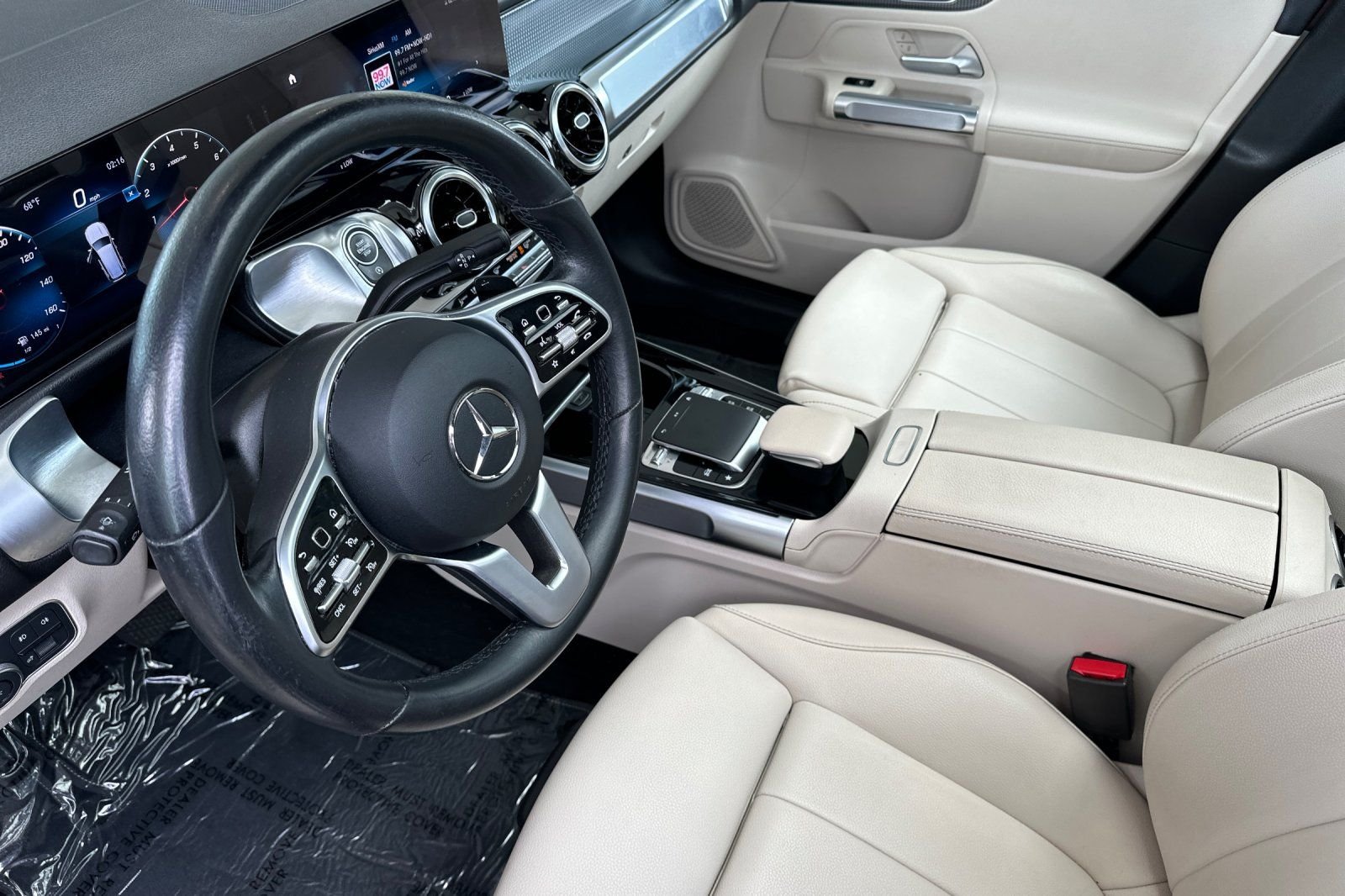 Used 2022 Gold Mercedes-Benz GLB 250 image 10