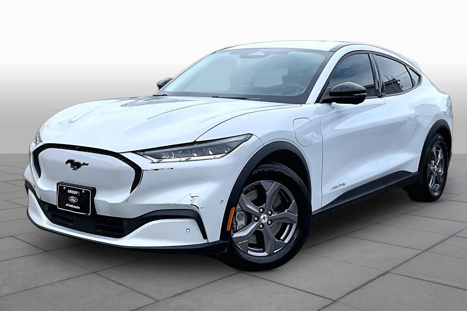 Used 2023 Space White Metallic Ford Select image 34