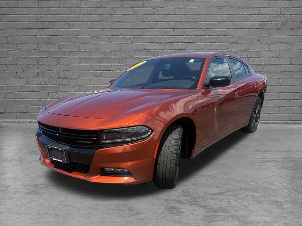 Used 2023 Orange Dodge SXT image 3