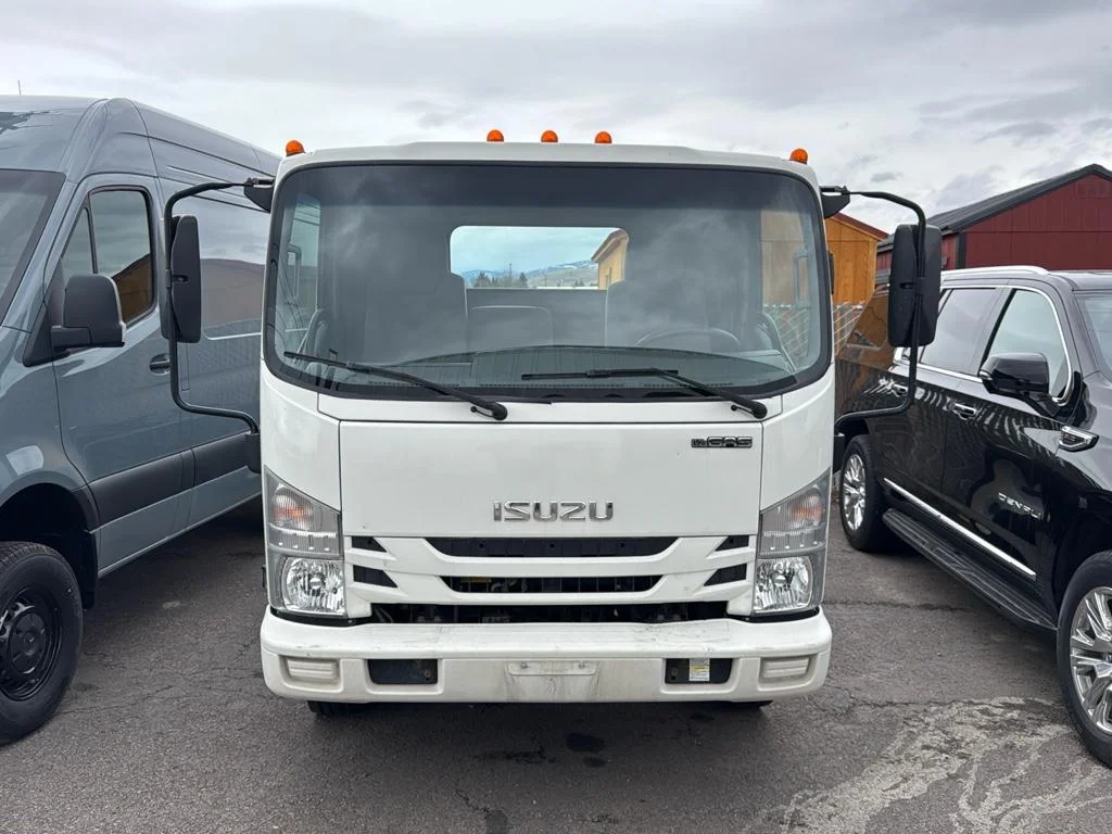 2019 Isuzu NPR-HD's photo