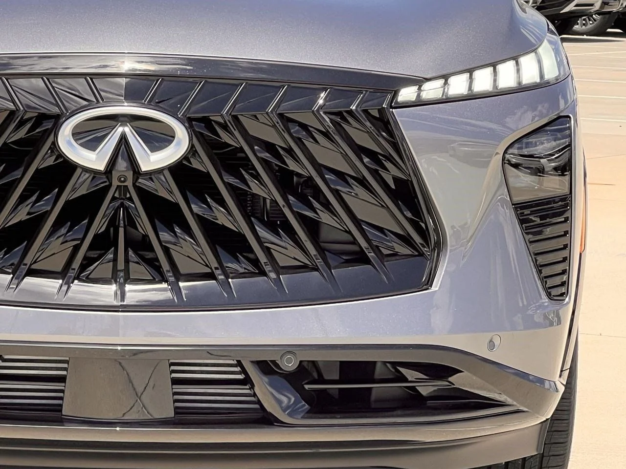 New 2027 GRAPHITE SHADOW INFINITI Sport AWD image 8