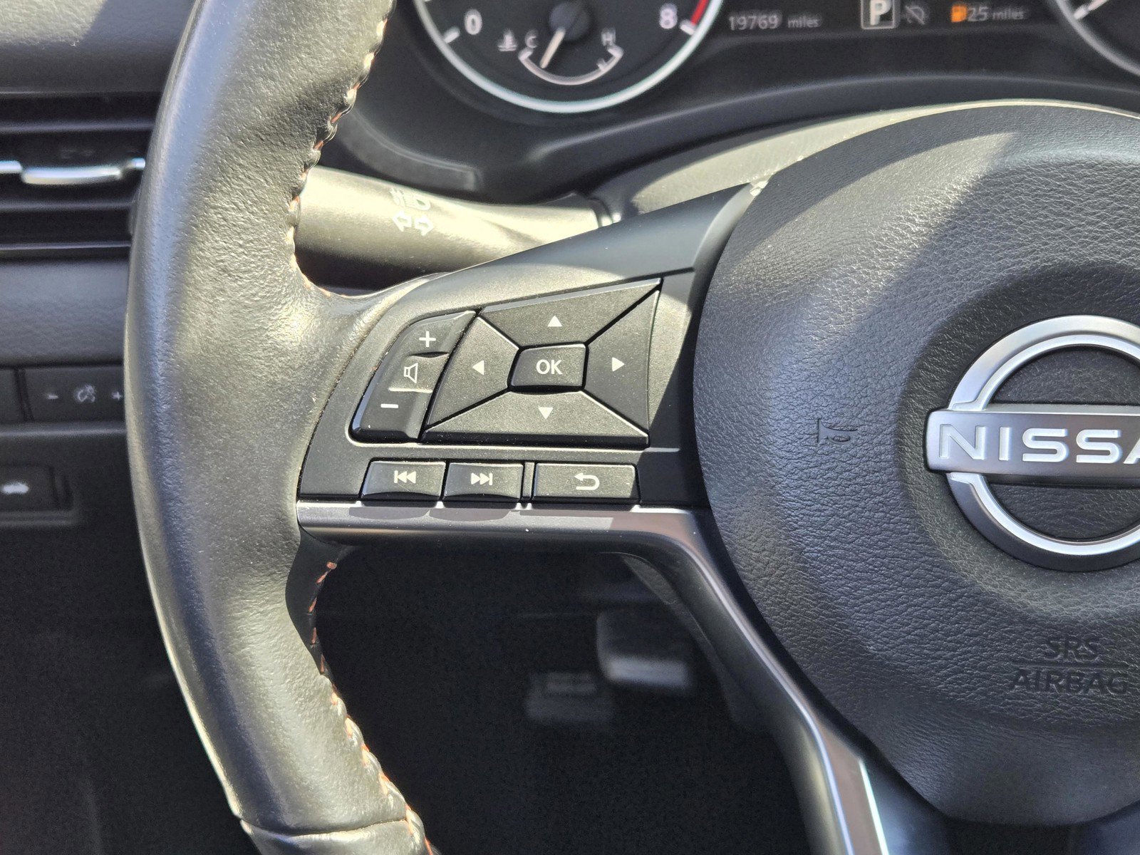 Used 2024 Monarch Orange Metallic/Super Black Nissan SR image 14