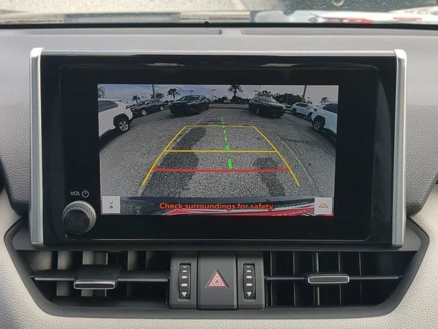 Certified Used 2023  Toyota XLE Premium image 25