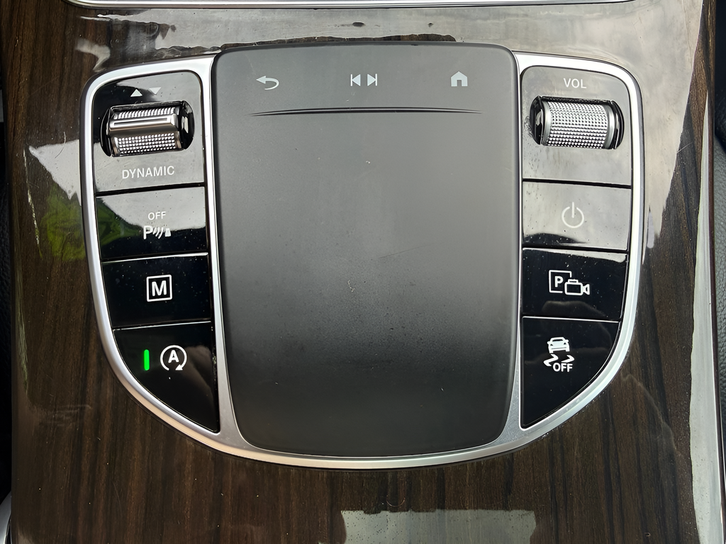 Used 2022 White Mercedes-Benz GLC 300 image 29