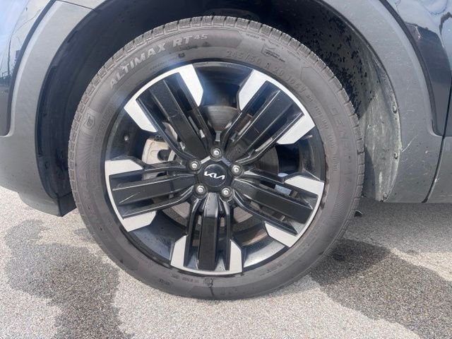 Used 2023 Black Kia SX-Prestige image 10
