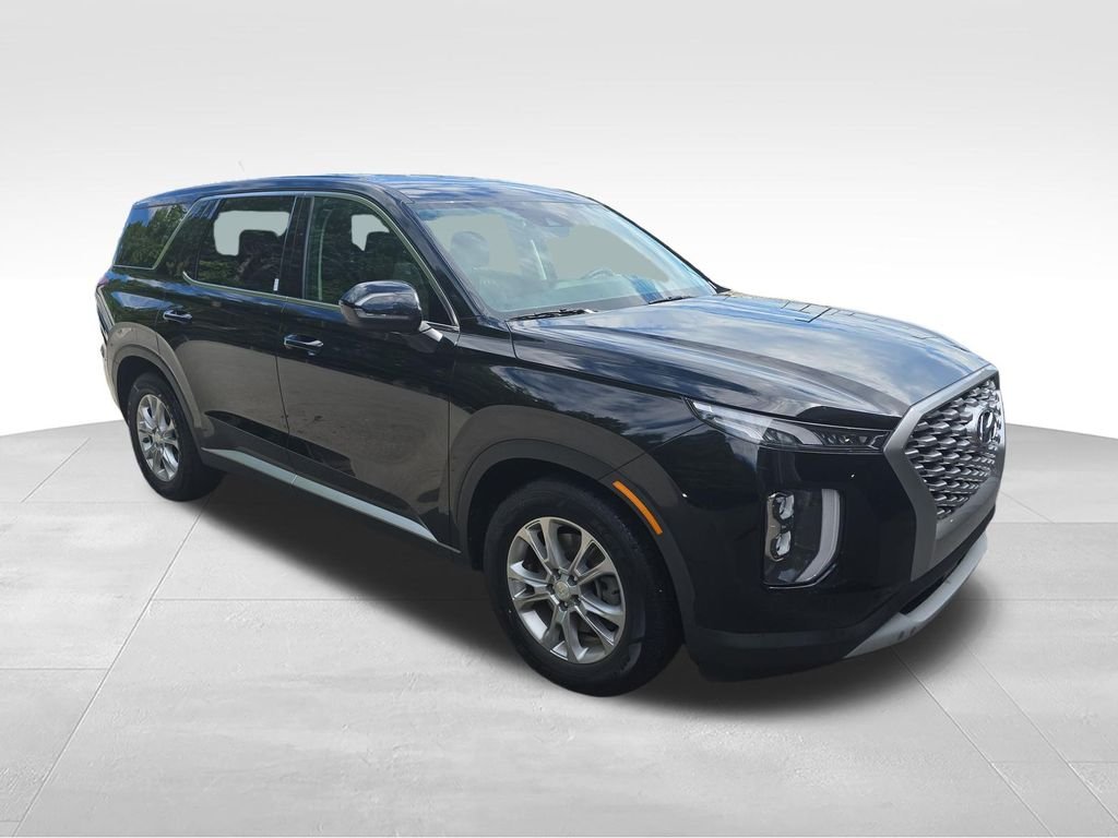 Used 2022 Black Hyundai SE image 7