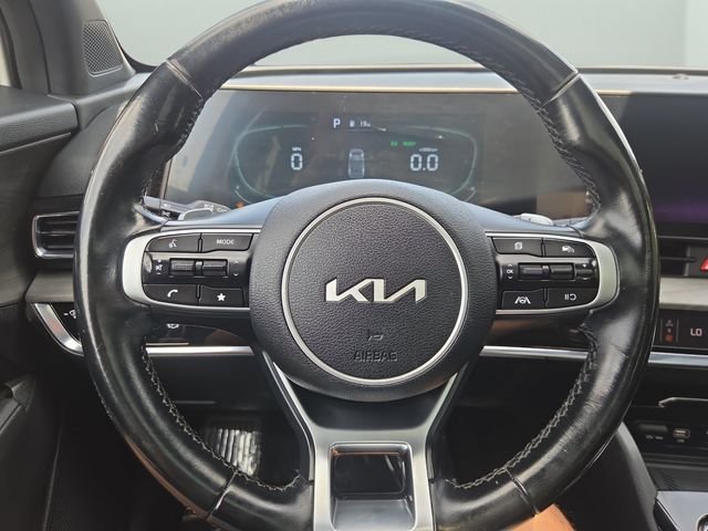 Certified Used 2024 Snow White Pearl Kia X-Line image 24
