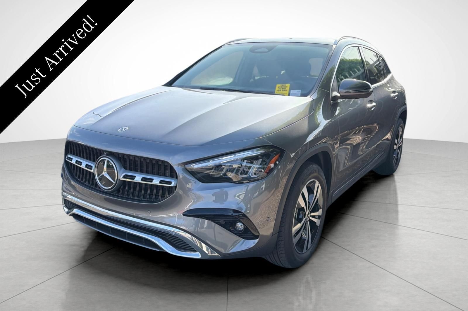 Certified Used 2025  Mercedes-Benz GLA 250 image 1