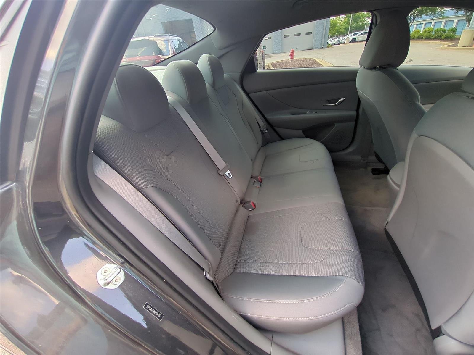 Used 2021 Fluid Metal Hyundai SE image 32