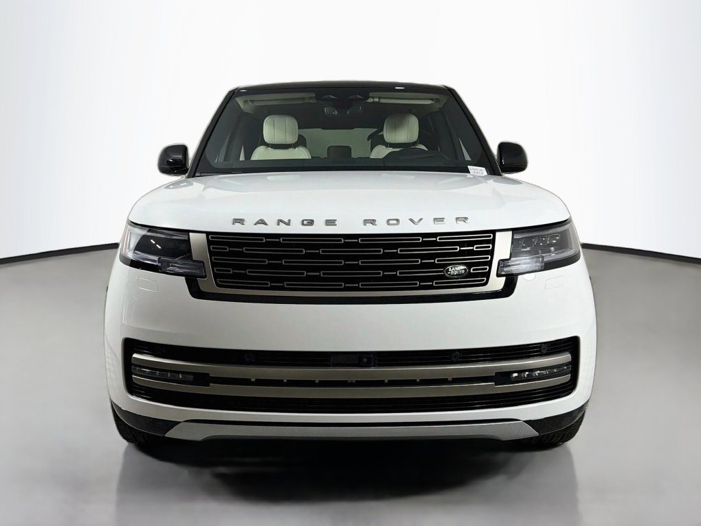 New 2027 Fuji White Land Rover SE image 2