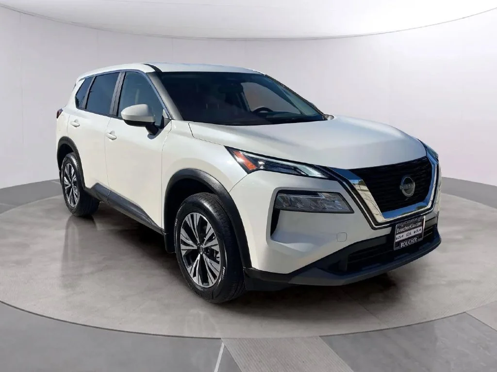 Used 2023 Pearl White Tricoat Nissan SV image 7