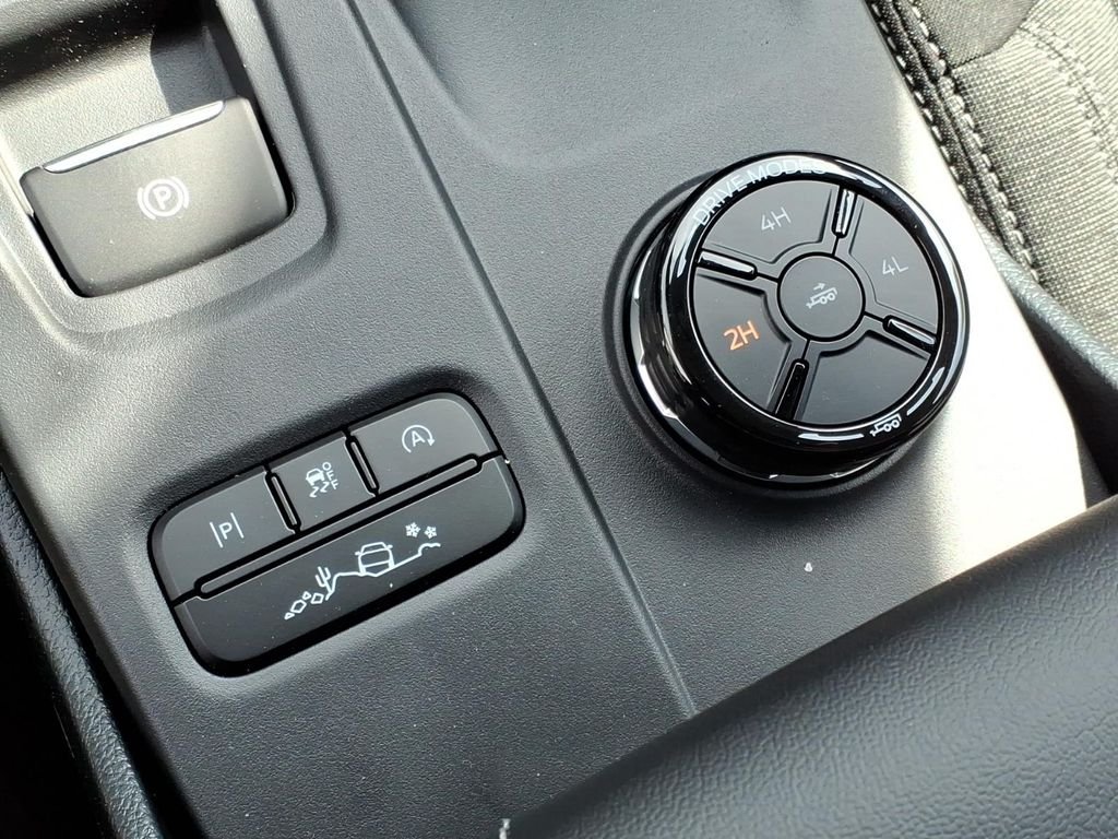 New 2026 Shadow Black Ford XLT image 19