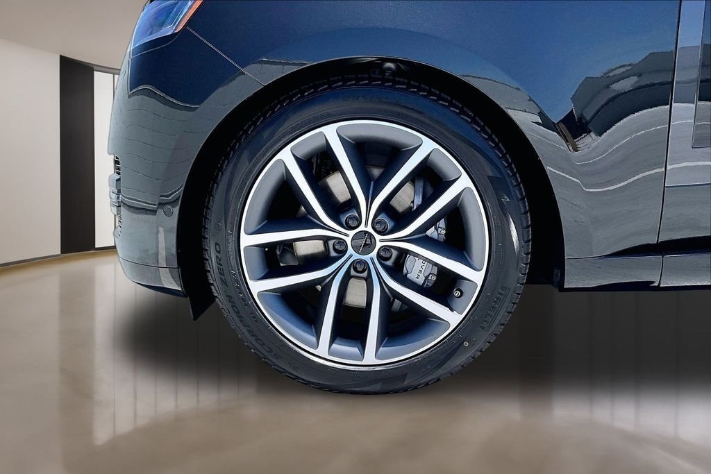 New 2026  Land Rover SE image 13