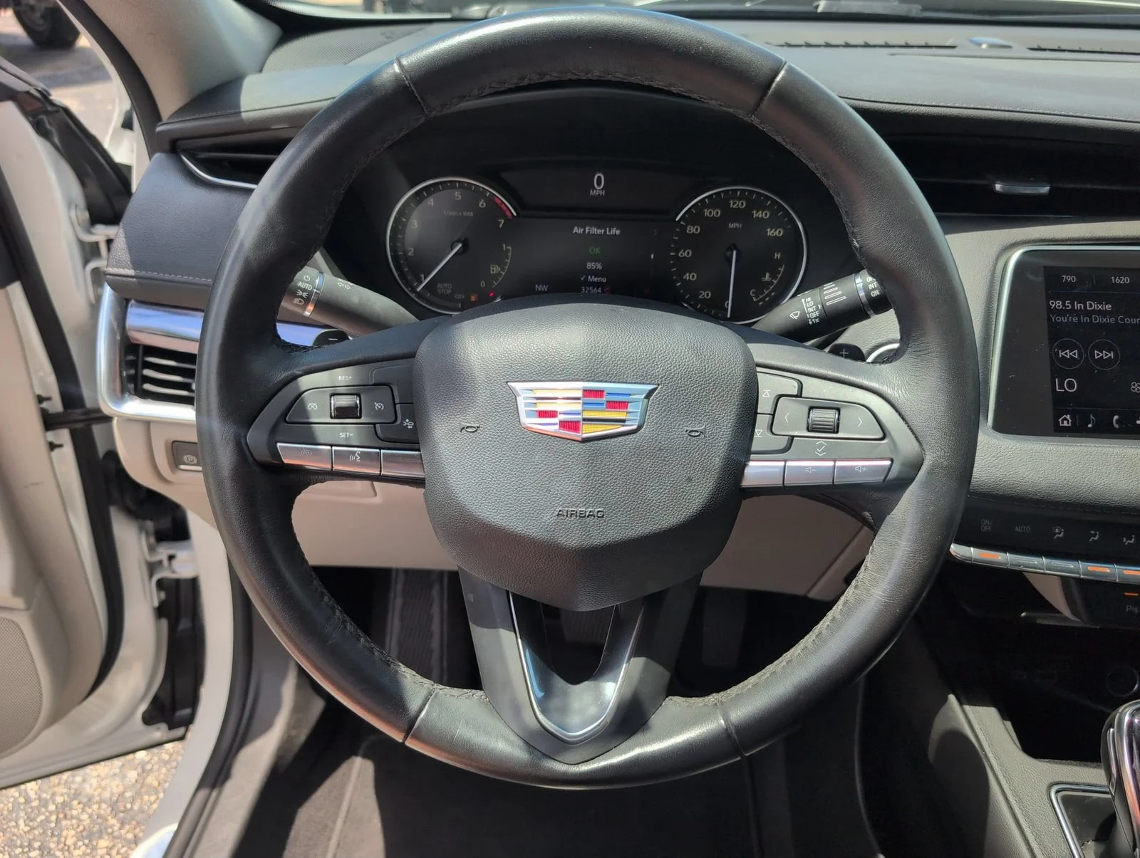 Used 2023 Crystal White Tricoat Cadillac Luxury image 25