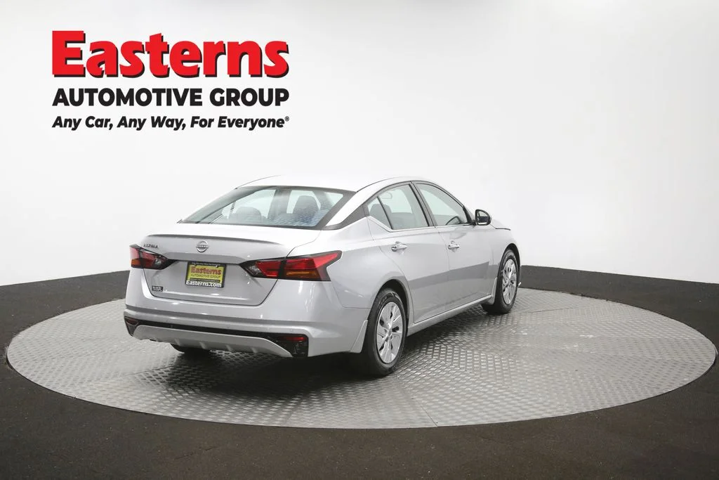 Used 2023 Silver Nissan 2.5 S image 38
