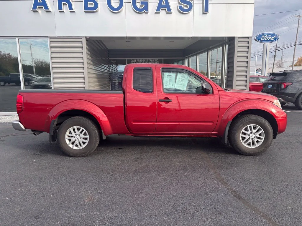 Used 2017 Red Nissan SV image 4