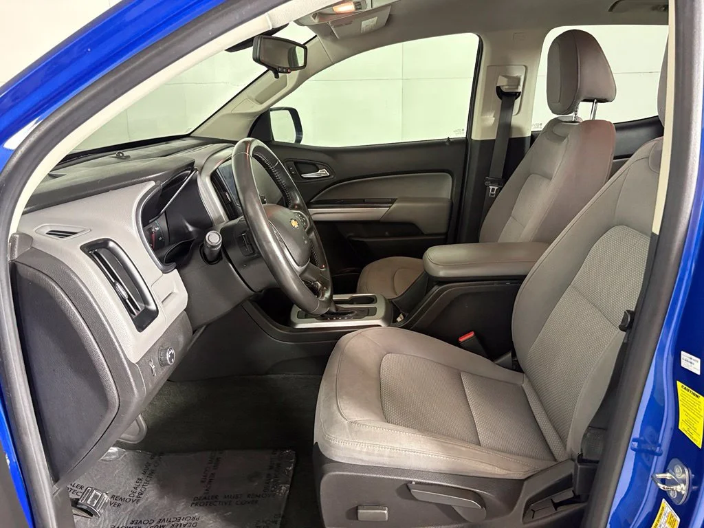 Used 2018 KINETIC BLUE METALLIC Chevrolet 2WD LT image 18