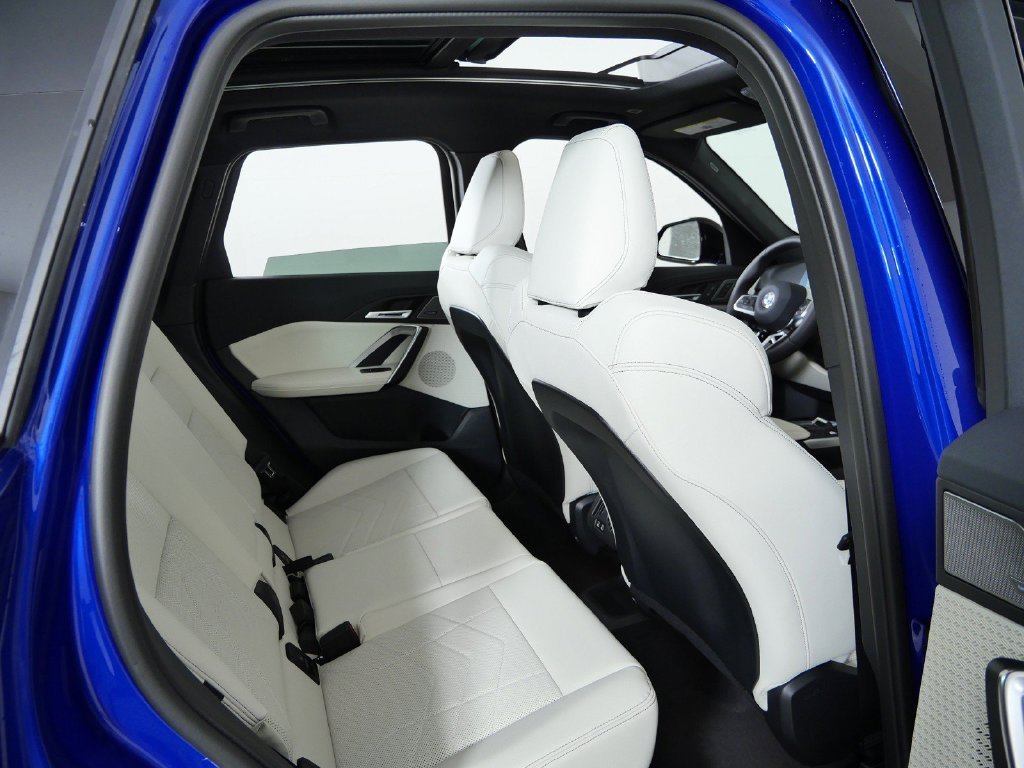 New 2027 Portimao Blue Metallic BMW xDrive28i image 22