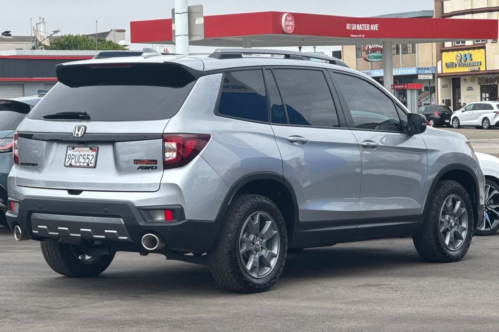 Used 2025 Lunar Silver Metallic Honda TrailSport image 4