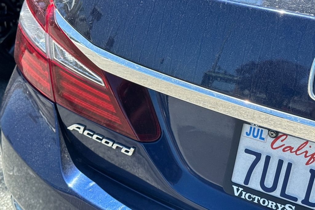 Used 2016  Honda LX image 7