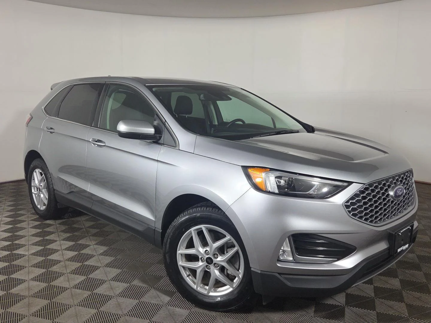 Used 2024 Iconic Silver Ford SEL image 26