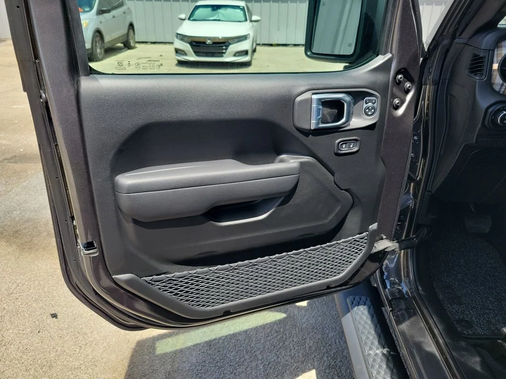 New 2026 Granite Crystal Metallic Clear-Coat Exterior Paint Jeep 85th Anniversary Edition image 6