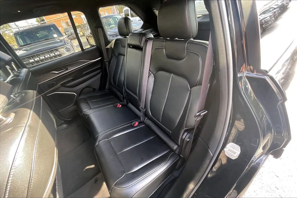 Used 2024 Diamond Black Jeep 4xe image 25