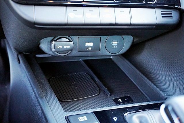 Used 2026 White Hyundai SEL Sport image 25