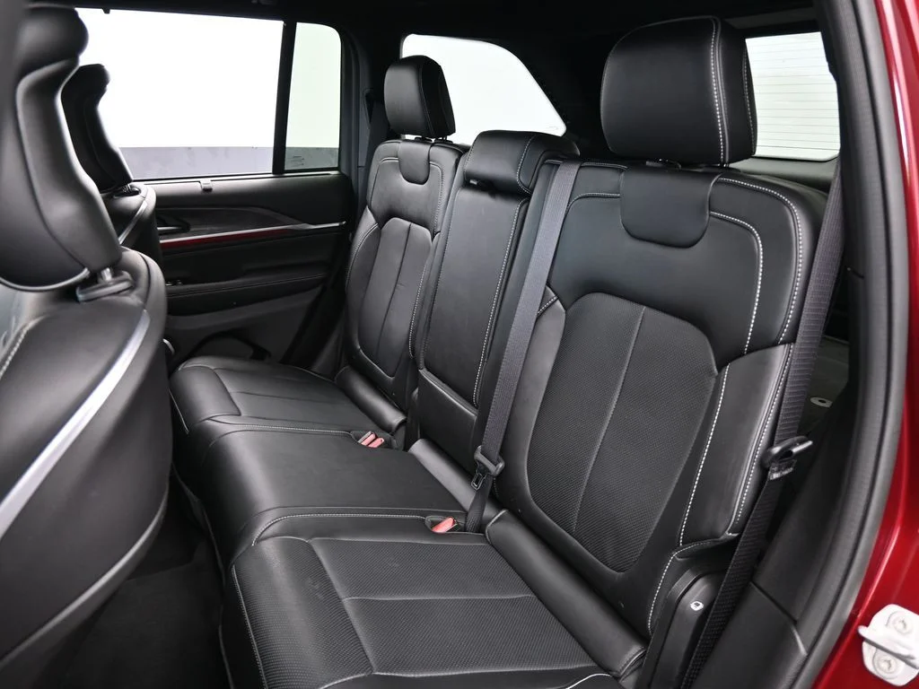 2023 Jeep Grand Cherokee Overland - Photo 39
