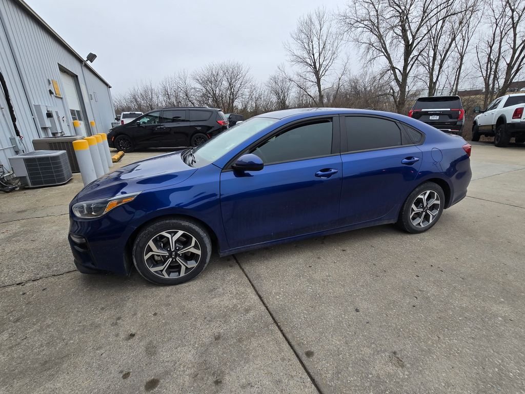 Used 2021 Kia Forte LXS with VIN 3KPF24AD6ME325875 for sale in Kansas City