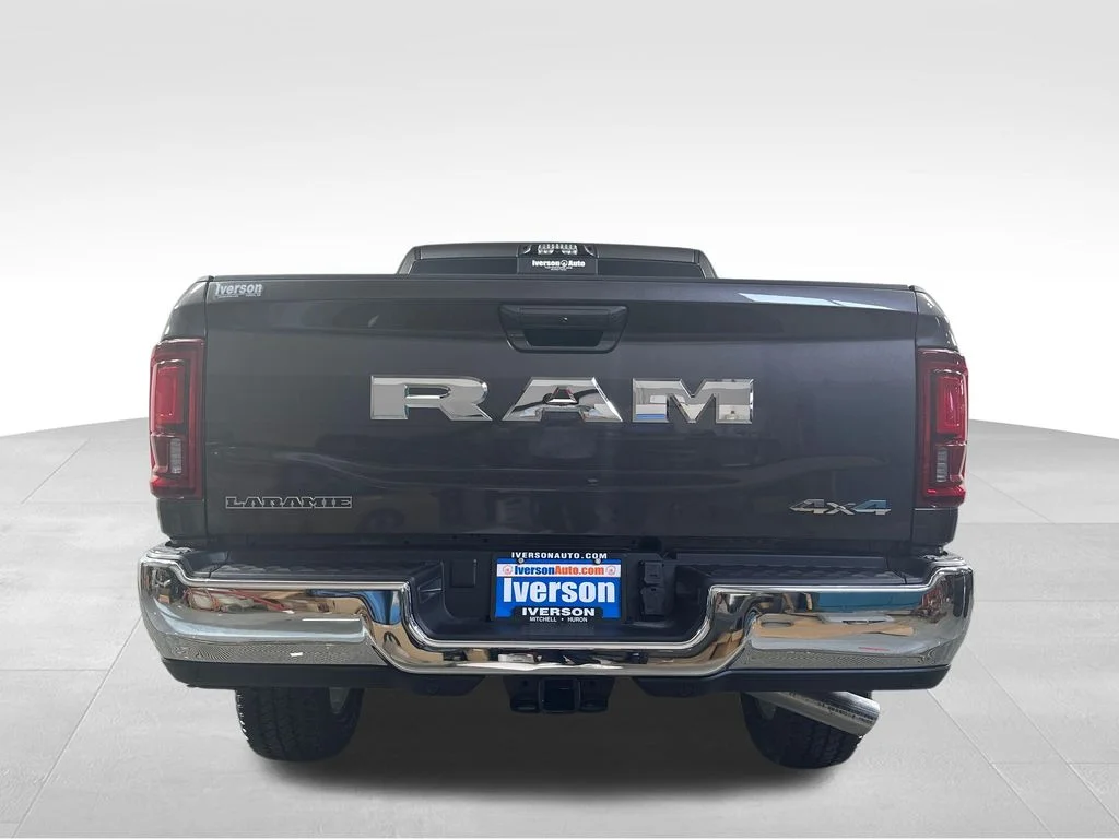 New 2026 Granite Crystal Metallic Clear-Coat Exterior Paint RAM Laramie image 8
