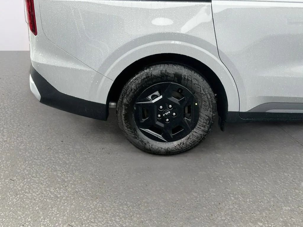 New 2027 Ceramic Silver Kia LXS image 32
