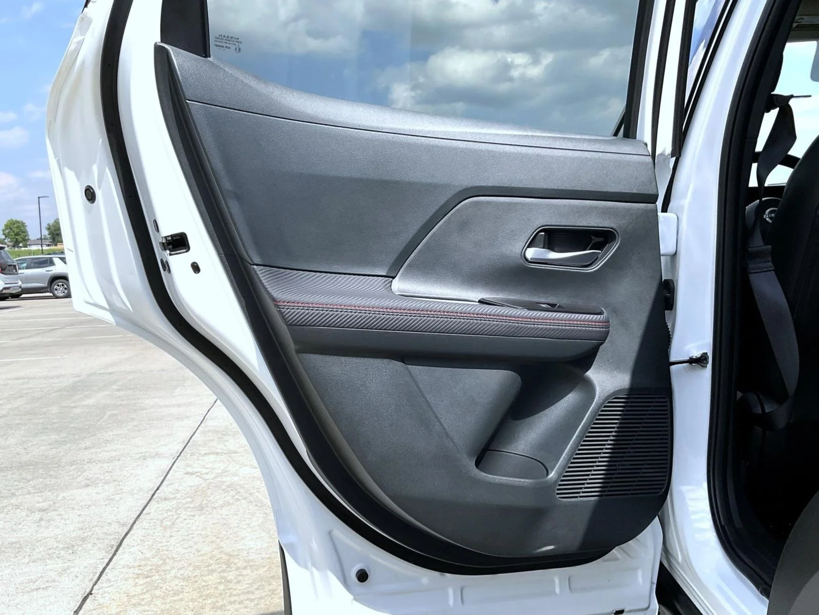 Certified Used 2025 White Nissan SR image 21