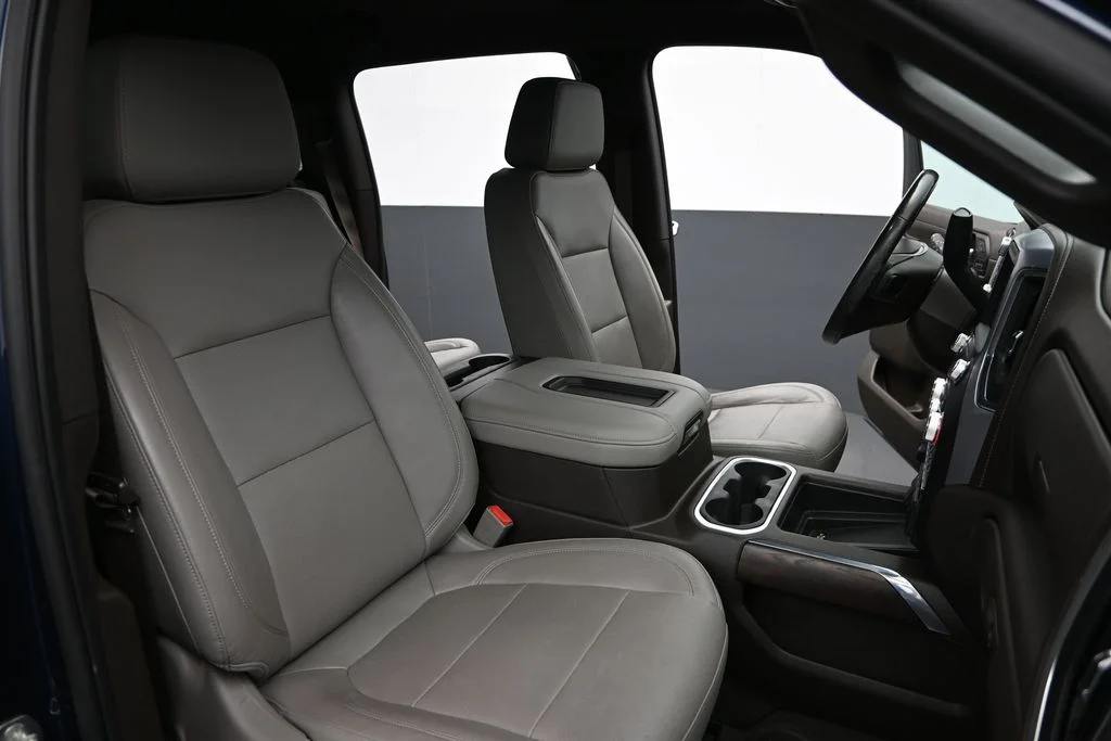 Used 2020 Blue GMC SLT image 32