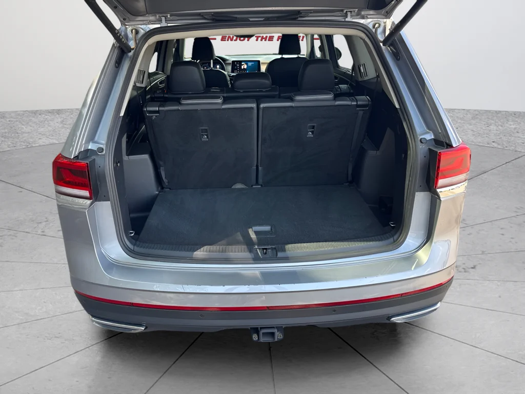 Used 2025 Silver Mist Metallic Volkswagen 2.0T SE w/Technology image 36