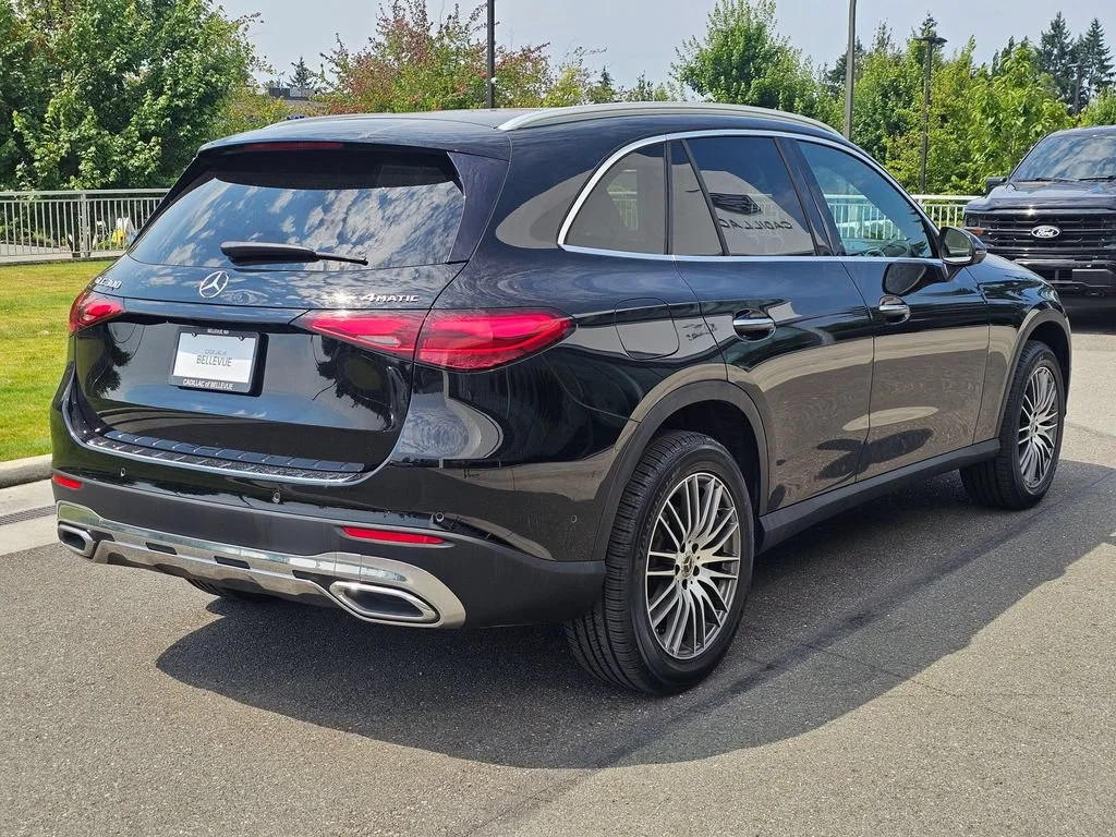 Used 2023  Mercedes-Benz GLC 300 image 5