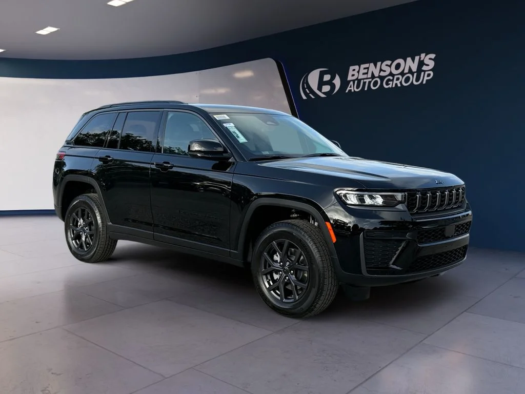 New 2027 Black Jeep Laredo Altitude image 7