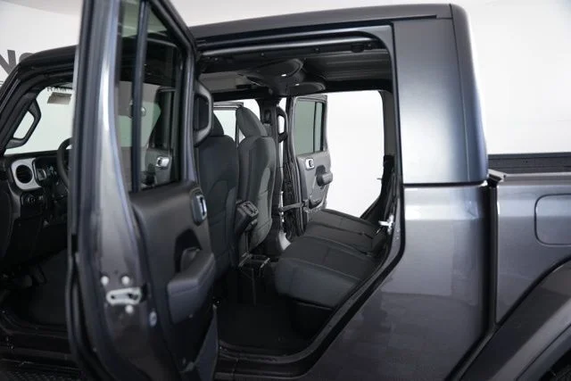 New 2026 Granite Crystal Metallic Clear-Coat Exterior Paint Jeep Sport S image 29