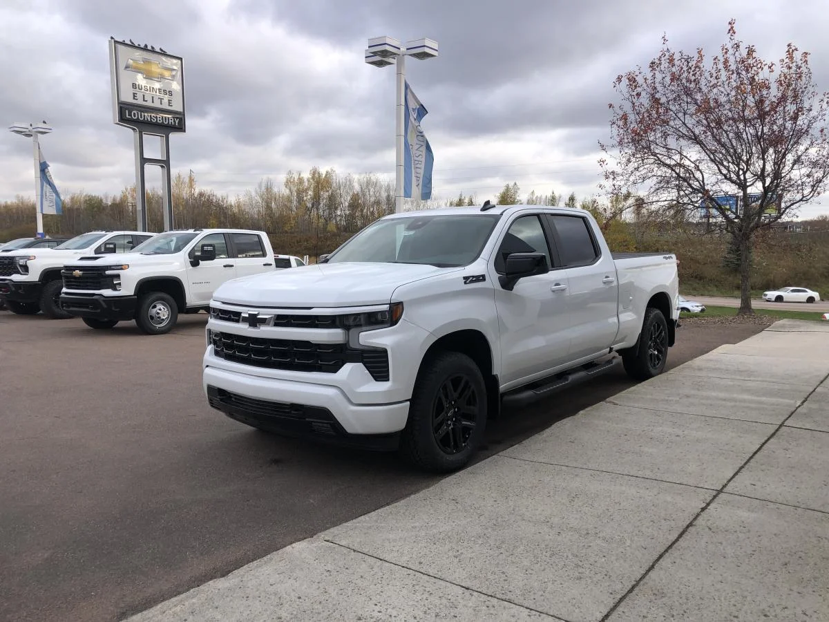 New 2026 White Chevrolet 4WD Crew Cab 157" RST image 4